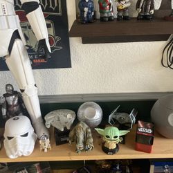 Small collection of Star Wars memorabilia