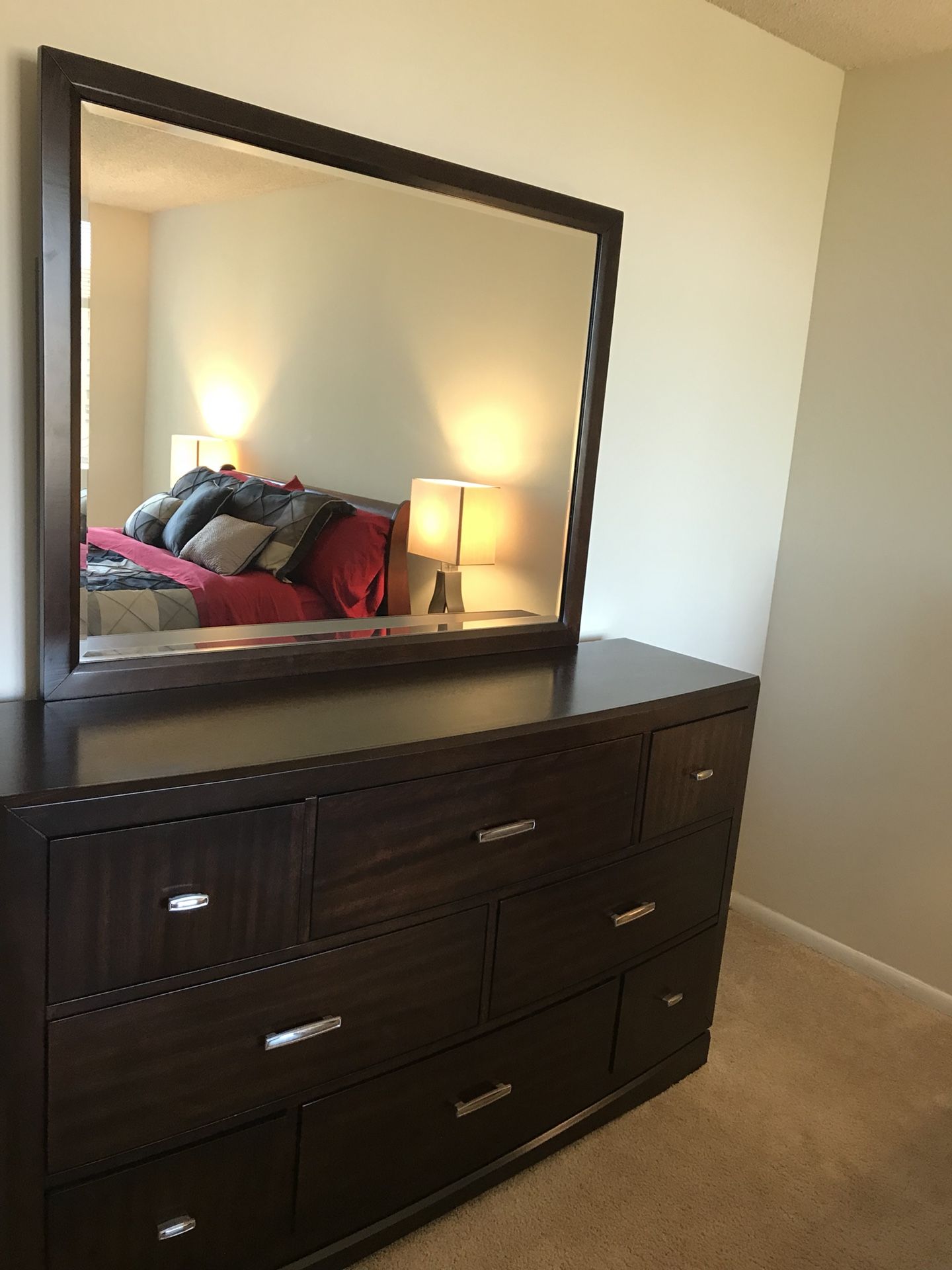 Dresser with Big Mirror and 8 drawers. brand new