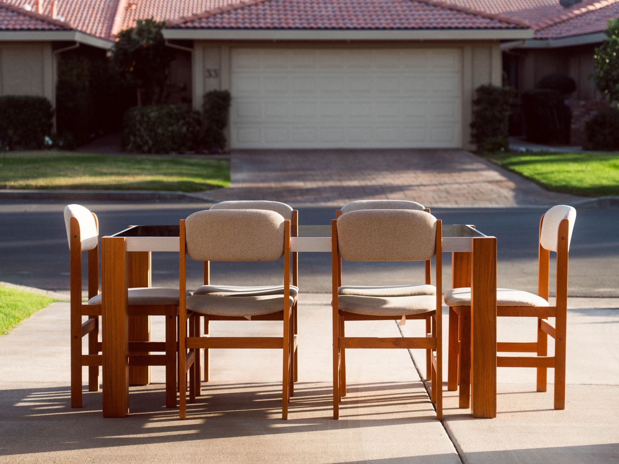 Stunning Mid-Century Teak Dining Set – 6 Benny Linden Chairs & Glass-Top Table
