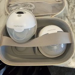 Momcozy