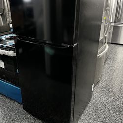 Black Lg Top Freezer Refrigerator 30” Wide 