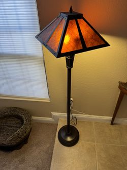 4.5ft Tall Amber Mica Shade Pedestal Floor Lamp