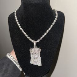 Sterling Silver Rope chain and Moissanite pendant