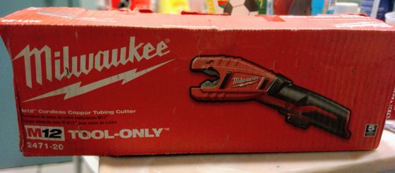 Milwaukee M12 12V Lithium-Ion Cordless Copper Tubing Cutter (Tool-Only)