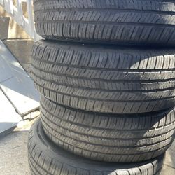 225/60/18 Very Good Condition 