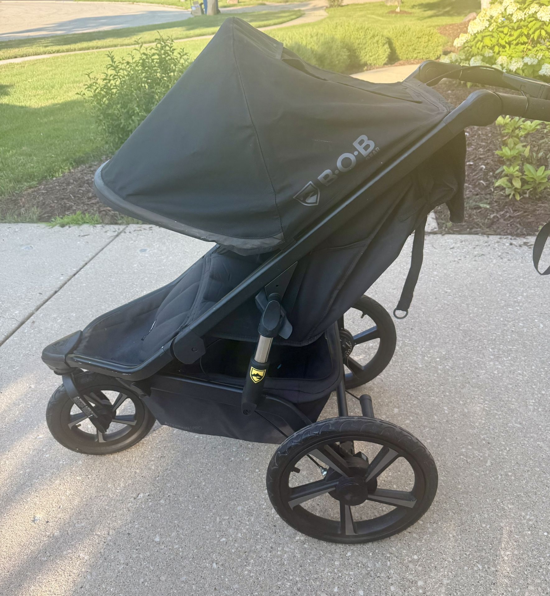 BOB Gear Alterrain Pro All-Weather Jogging Stroller – Black