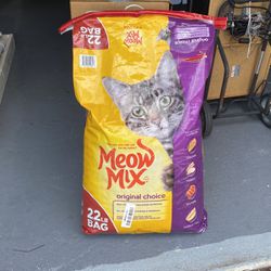 Meow Mix Cat Food 22lb