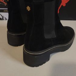 Tory Burch Chelsea 50mm Lug Bootie SUEDE BLACK GOLD LOGO  Women's Size 8.5 