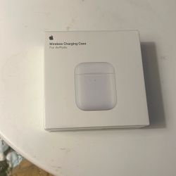 Apple - AirPods Wireless Charging Case - White 