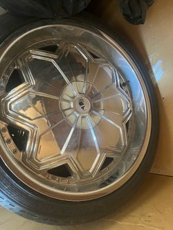 22in rims an tires $600