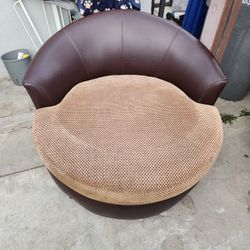 Couch / Chair 