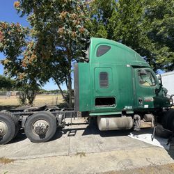 Cascadia Freightliner 2016 (for parts) Send Offer 
