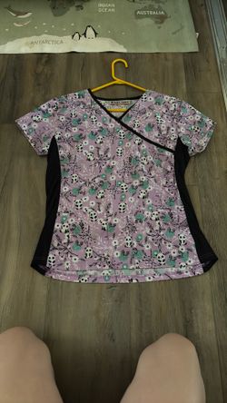 💜Purple Panda Scrub Top Size Small