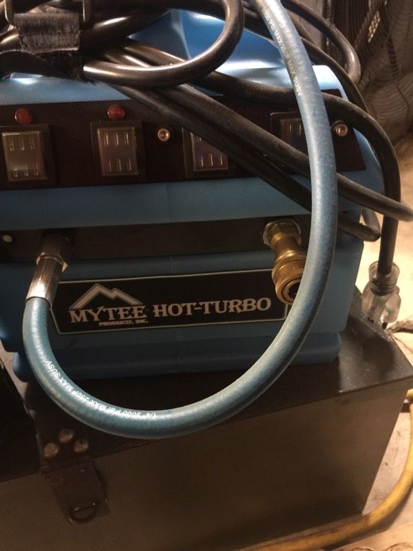 Carpet cleaner inline water heater