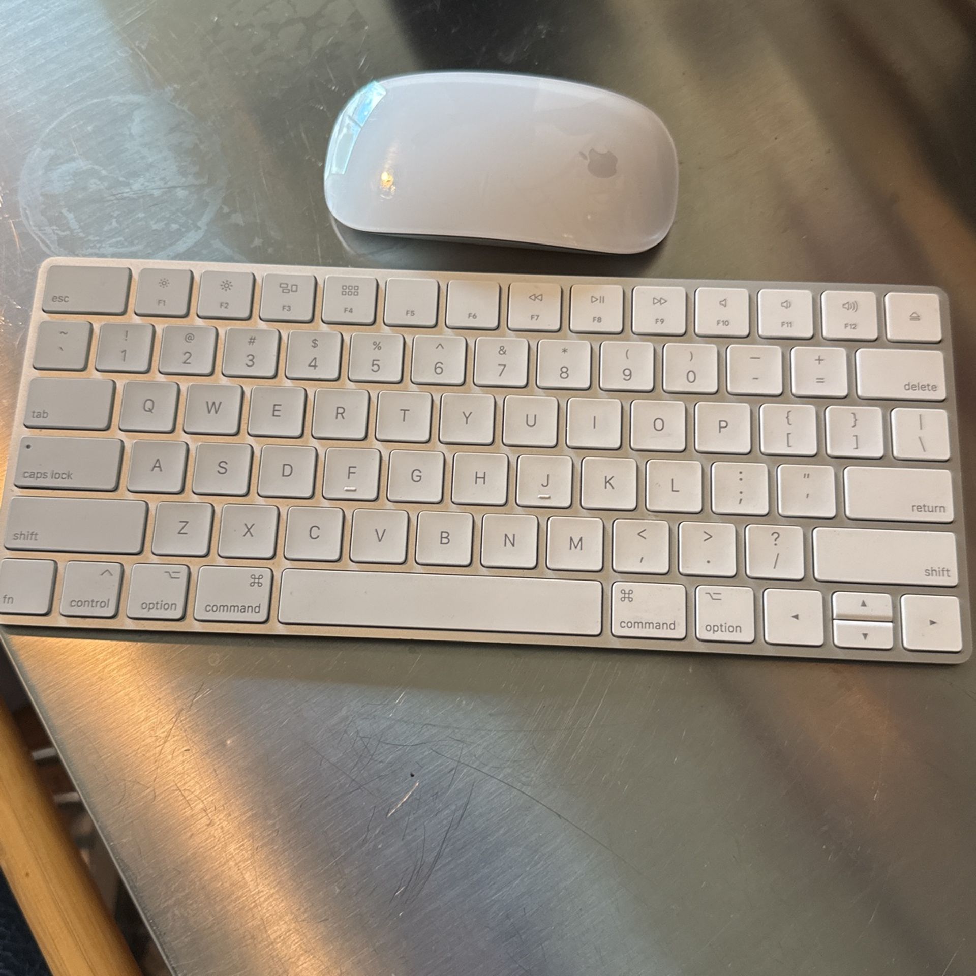 Apple Key Board