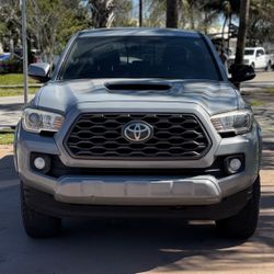 TOYOTA TACOMA TRD SPORT 2020
