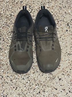 On running shoes olive green men’s size 11