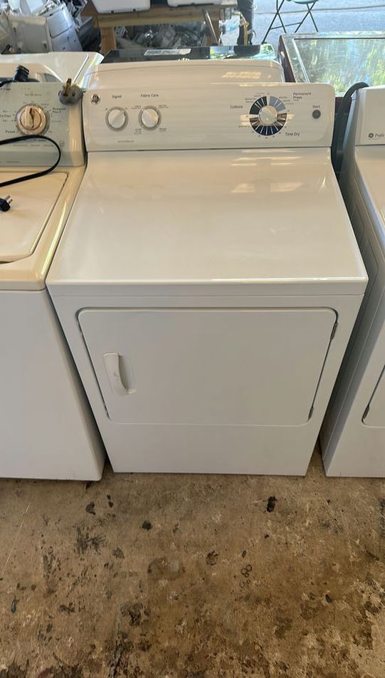 GE White Dryer LargeCapacity QuietDry FrontLoad