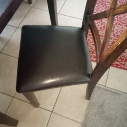 Table With Chairs For Chairs Good Condition Table $40 Take Off Moving S E L L
