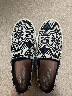 Women’s Toms Shoes