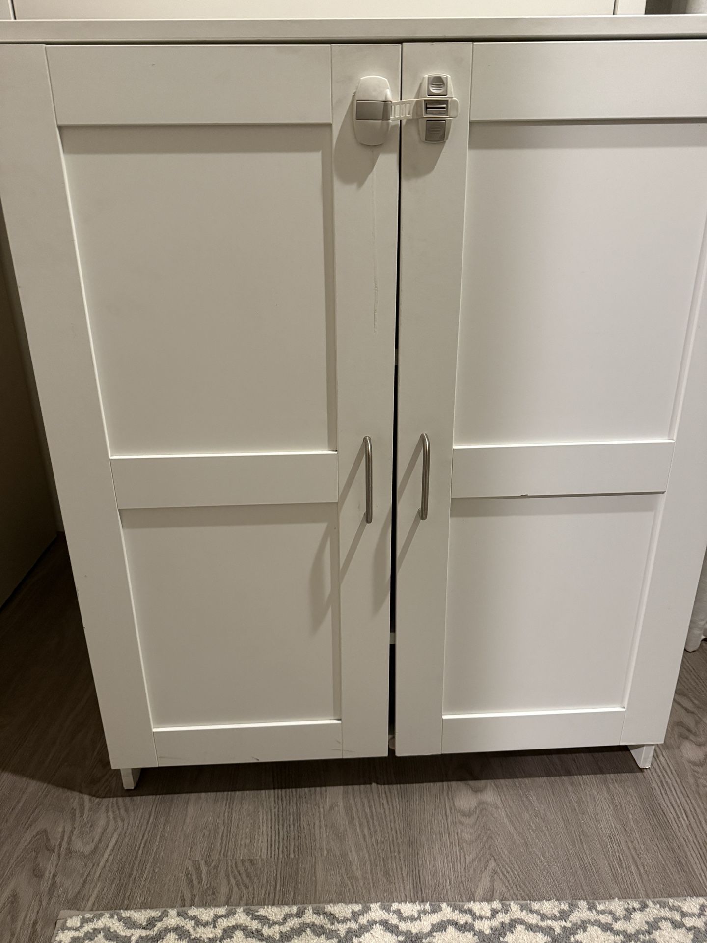 Ilea Brimnes Cabinet