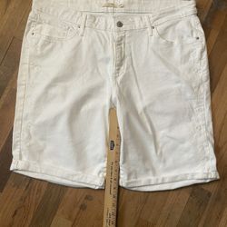 Levis Bermuda Denim Shorts Women’s Size 22W White Jean Short Floral Jorts