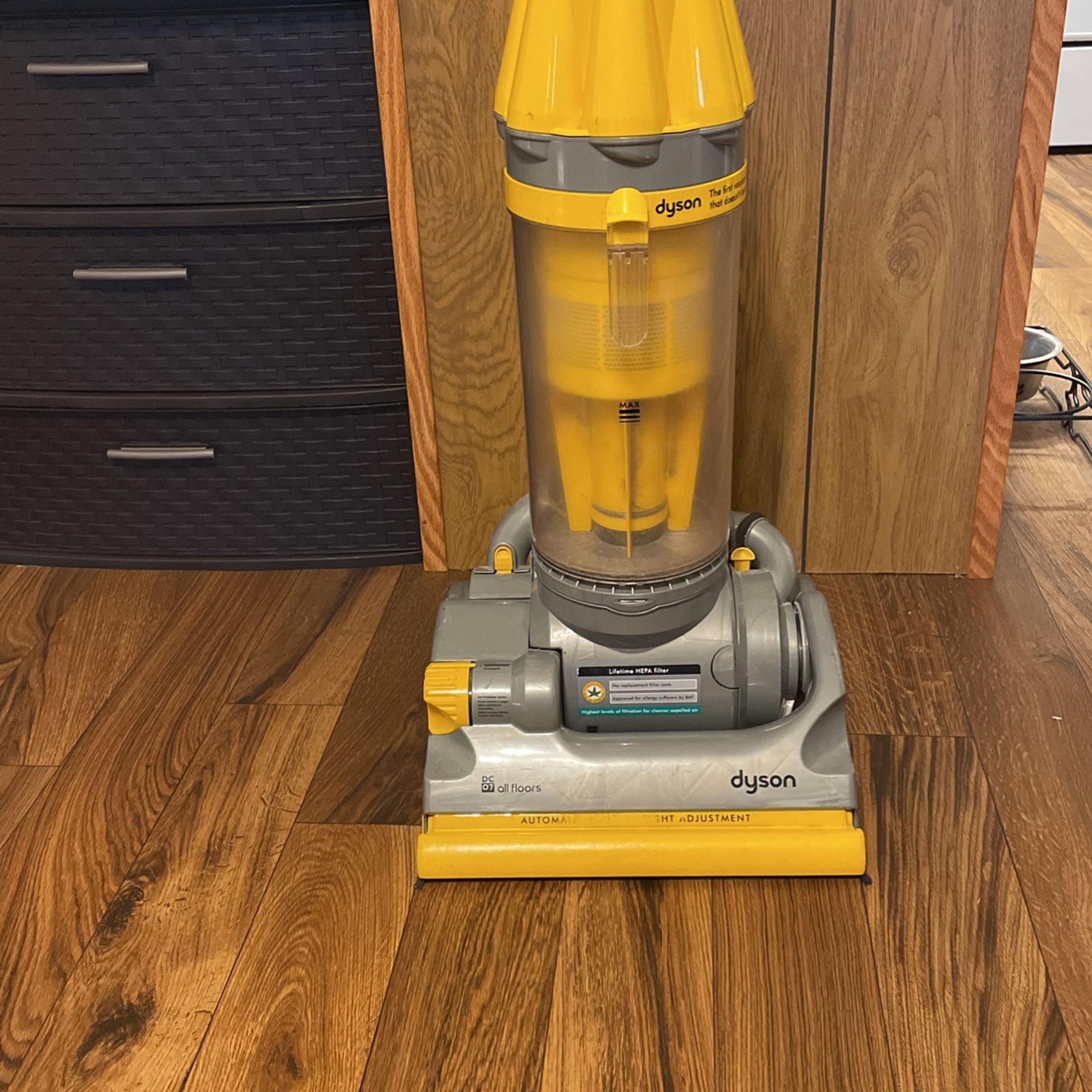 Dyson DC07