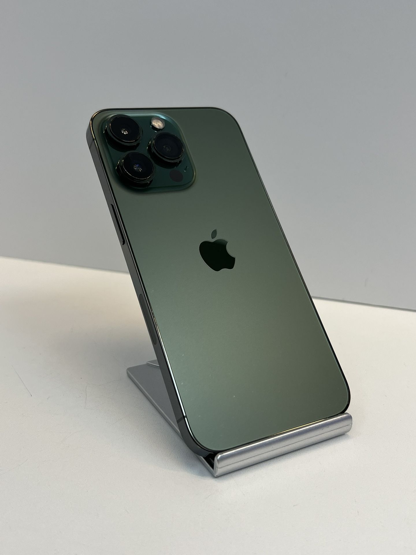 Apple iPhone 13 PRO 128gb. ( Unlocked )