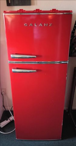 Galanz Retro top-freezer refrigerator