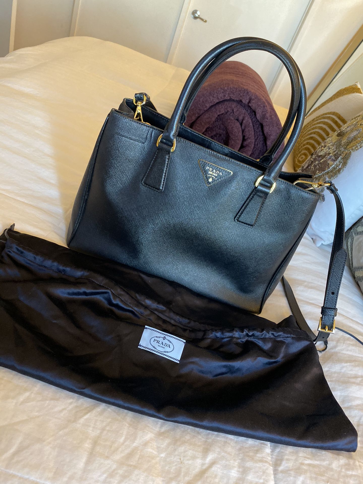 Prada Galleria medium Saffiano leather bag