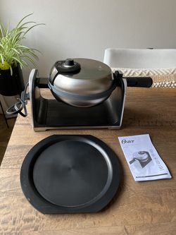 Oster FLIP WAFFLE MAKER Model CKSTWF1F-DM 120VAC 60Hz 1000W - Silver