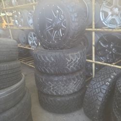 35x12.50 20 Y Rims 20 Jeep 