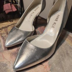 Anne Klein Women's iflex Silver Heels 
