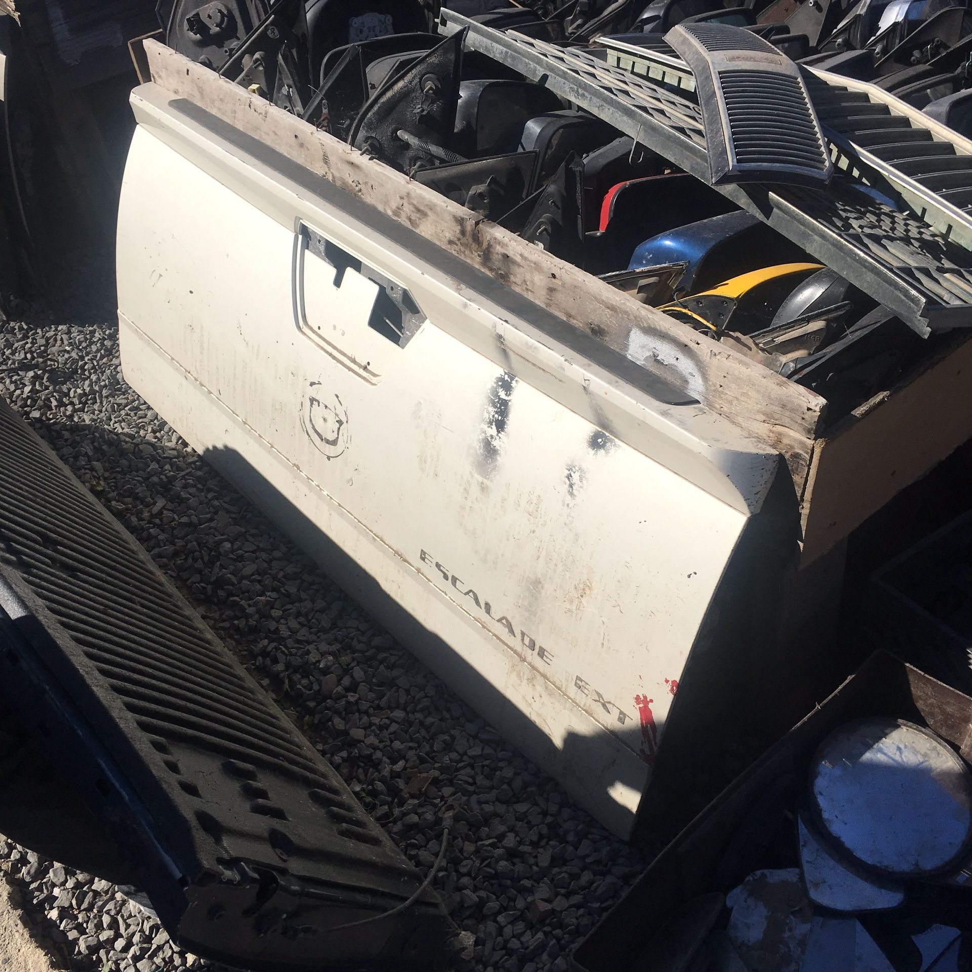 cadillac escalade ext tailgate 1st gen