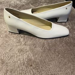 Beautiful Leather Pumps