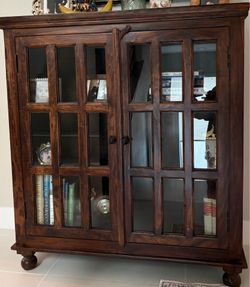 Entry level/hallway cabinet