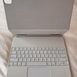 Apple Ipad Pro 12.9” White Magic Keyboard Only
