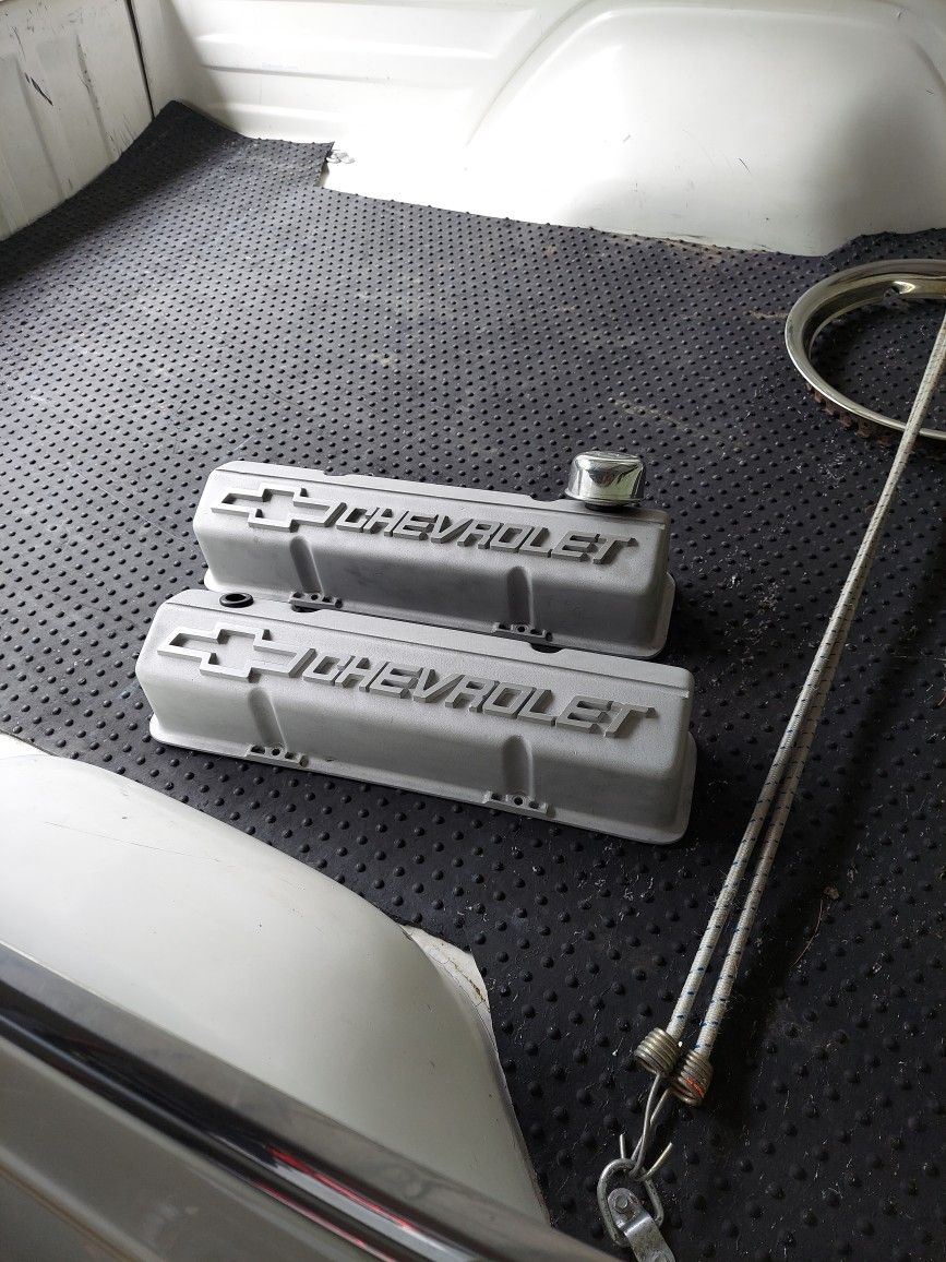 VALVE COVERS