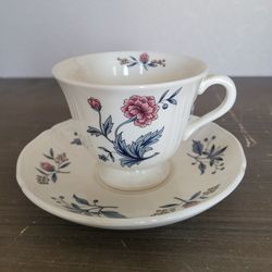 Vtg Wedgwood Williamsburg Potpourri Footed Cups and Saucer Set