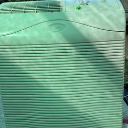 Hunter fan with ionizer