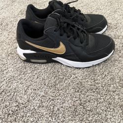 7.5 Women’s Nike Shoes