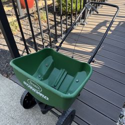 Scott’s Lawn Spreader with Easy Volume Adjustment and in great shape! 