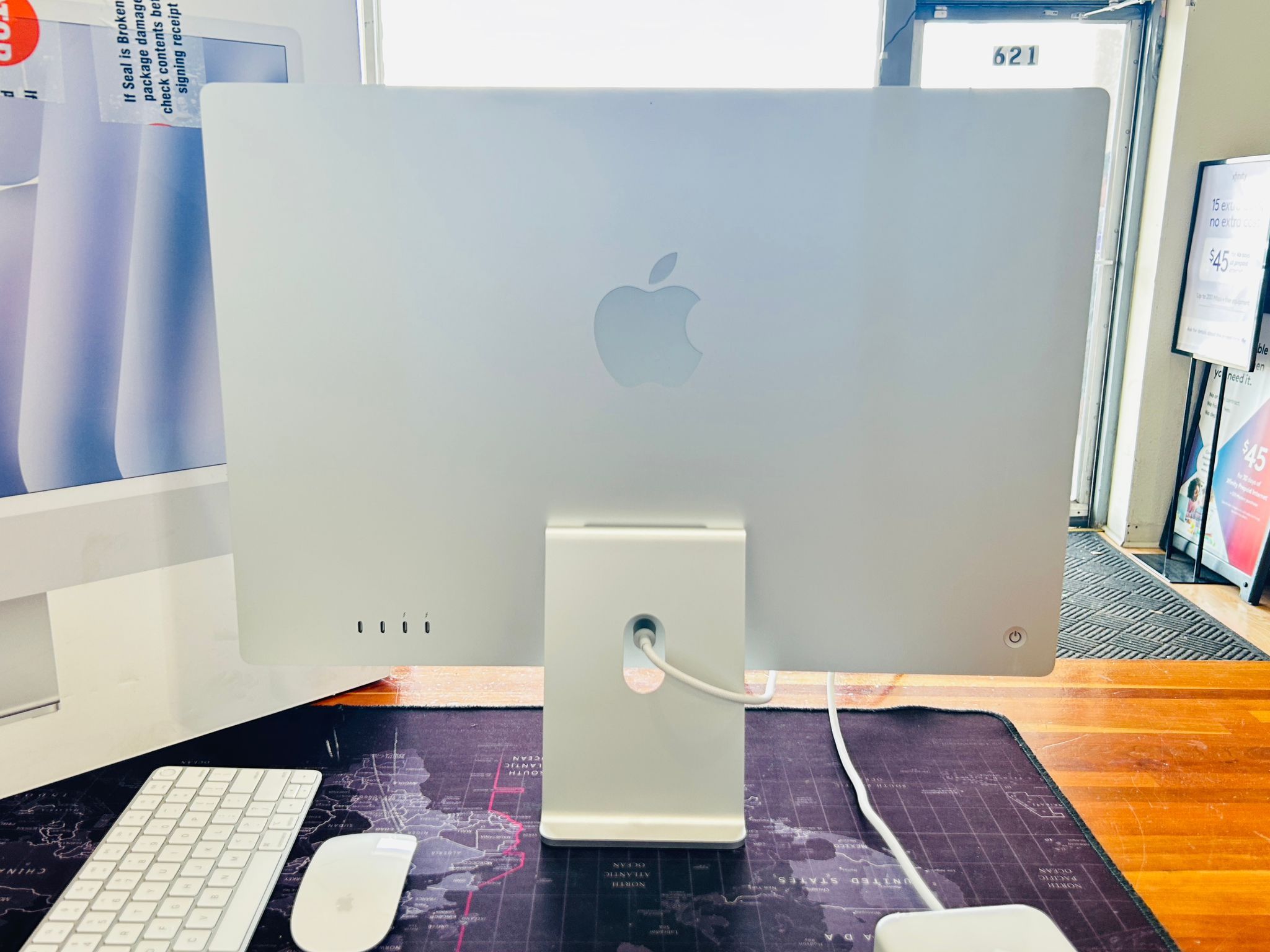  iMac 24 inch 2021 Apple M1 16GB 1TB Silver Like New IN BOX