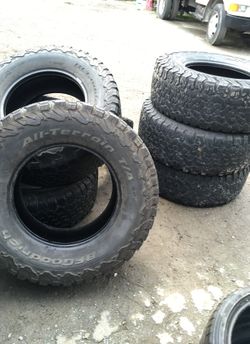 35x12.50x18 BfGoodrich