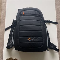 Kit W Camera SonnyAX6000, Lens Sonny 4/18-105mm, 3.5-5.6/16-50mm, 1.8/50mm, + Micro,+record Voice, +flash  Insignia DCF200 + Sunpak Flash LED w tabs.+