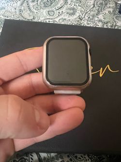 Apple Watch SE (GPS+Cellular) 44mm with Band and charger