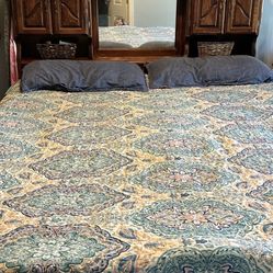 ($OBO$)Cali King Bed Solid Wood *NEED GONE*