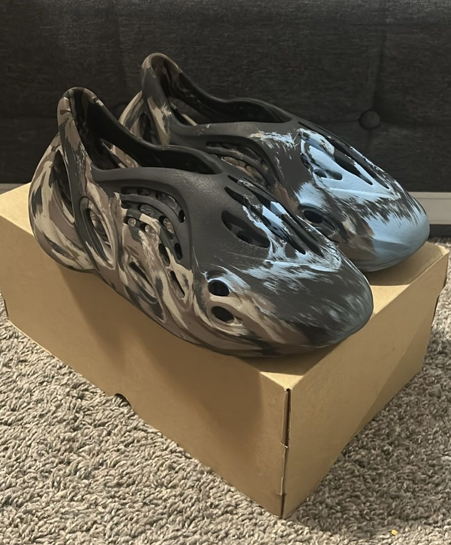 Yeezy Foam Runners MX Cinder