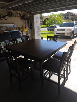 Dining table with chairs. Seats 4 or 6ppl