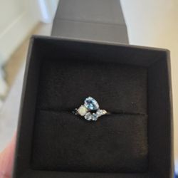 Size 7 Womens Ring 